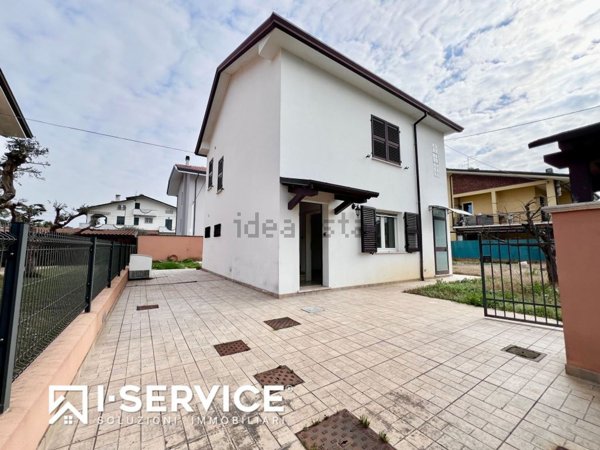 casa indipendente in vendita a Gatteo