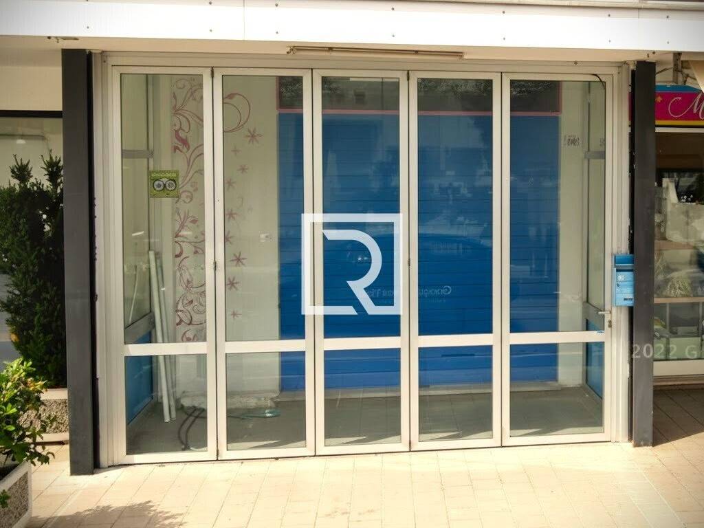 negozio in vendita a Gatteo in zona Gatteo a Mare