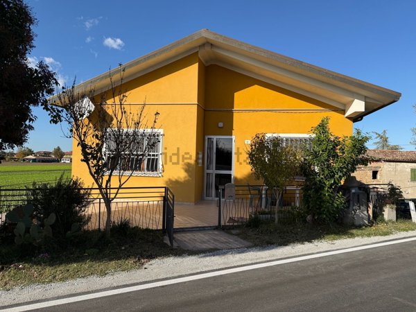 casa indipendente in vendita a Gatteo in zona Sant'Angelo