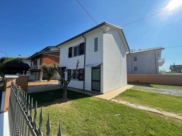 casa indipendente in vendita a Gatteo in zona Sant'Angelo