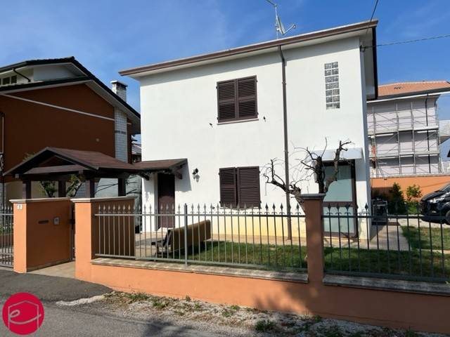 casa indipendente in vendita a Gatteo