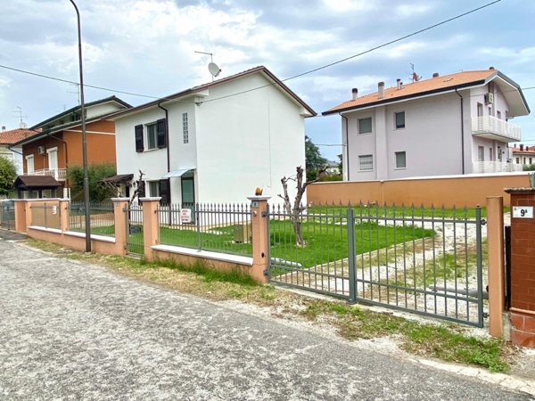 casa indipendente in vendita a Gatteo