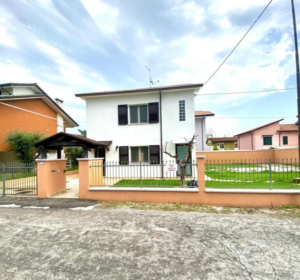 casa indipendente in vendita a Gatteo