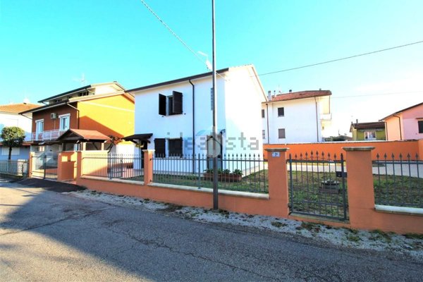 casa indipendente in vendita a Gatteo in zona Sant'Angelo