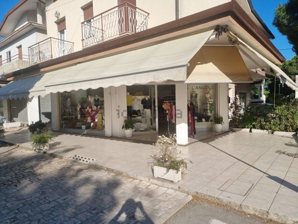locale commerciale in vendita a Gatteo