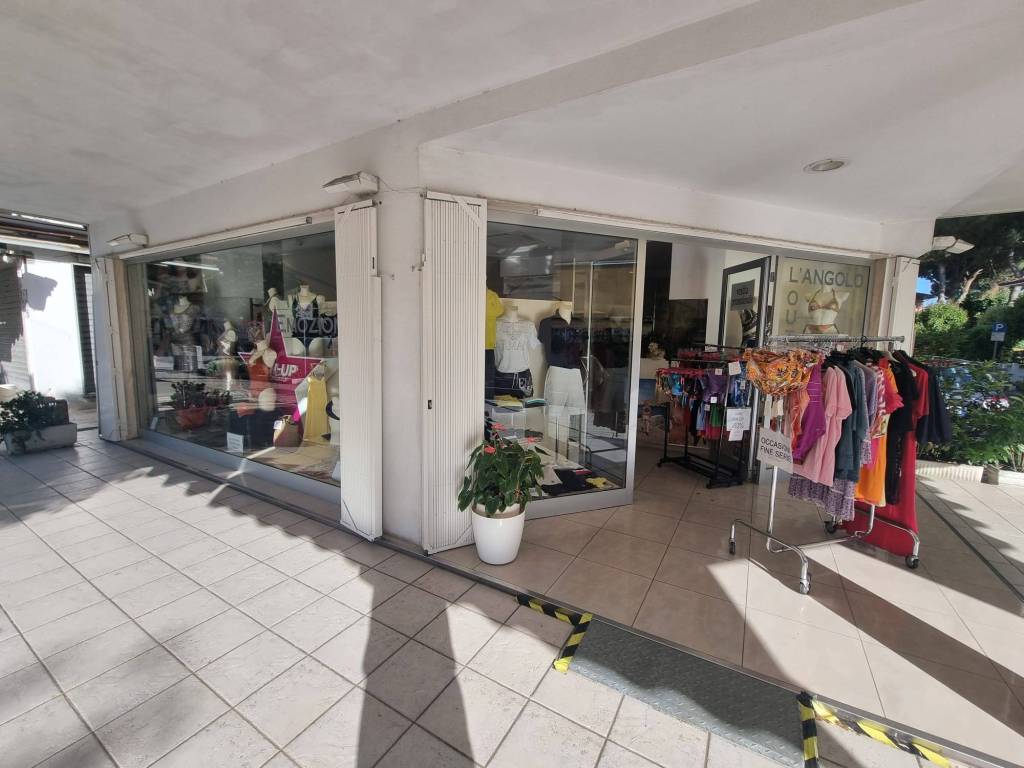 negozio in vendita a Gatteo in zona Gatteo a Mare