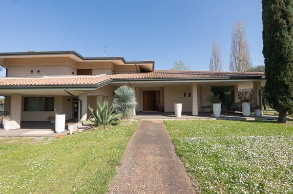 casa indipendente in vendita a Gatteo in zona Fiumicino