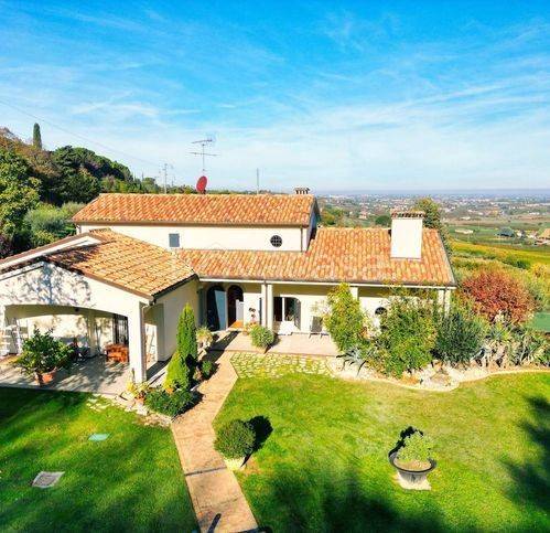 casa indipendente in vendita a Longiano