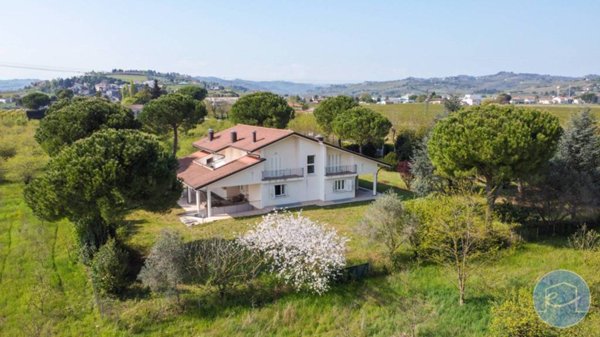 casa indipendente in vendita a Longiano
