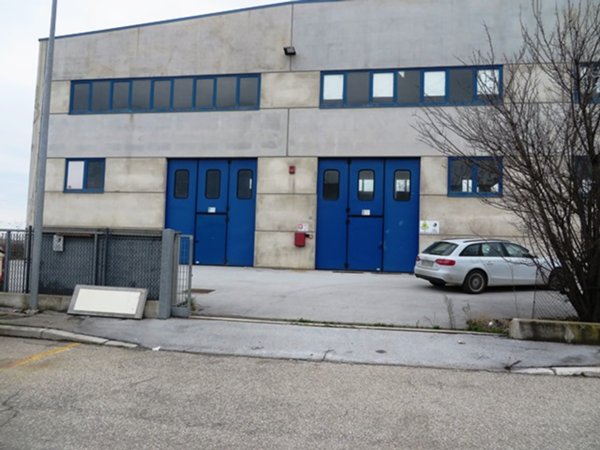 capannone in vendita a Longiano in zona Crocetta