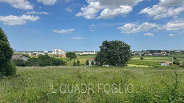 terreno edificabile in vendita a Longiano in zona Massa