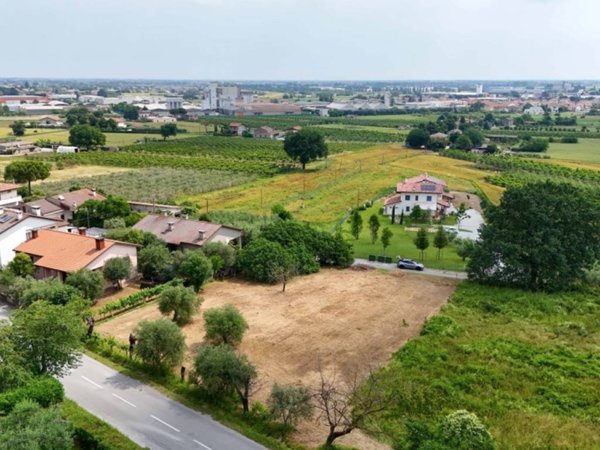 terreno agricolo in vendita a Longiano in zona Budrio
