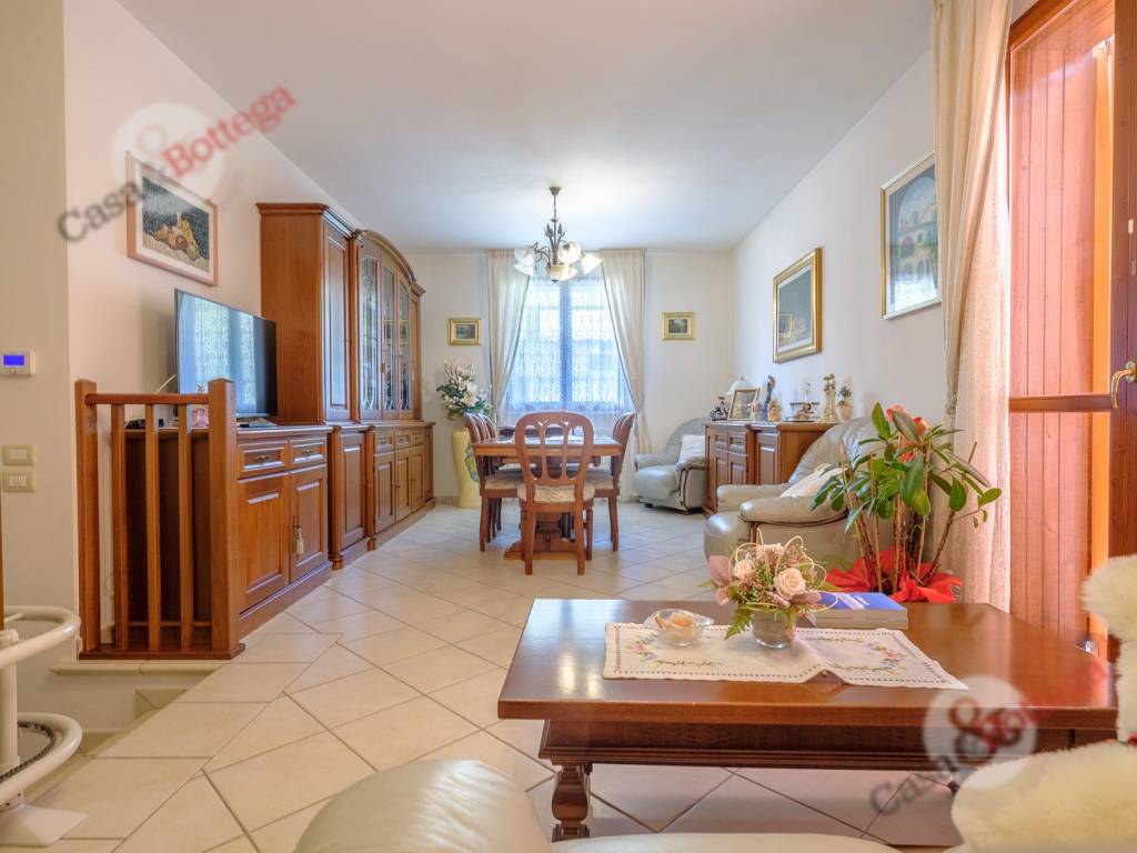 casa indipendente in vendita a Longiano in zona Budrio