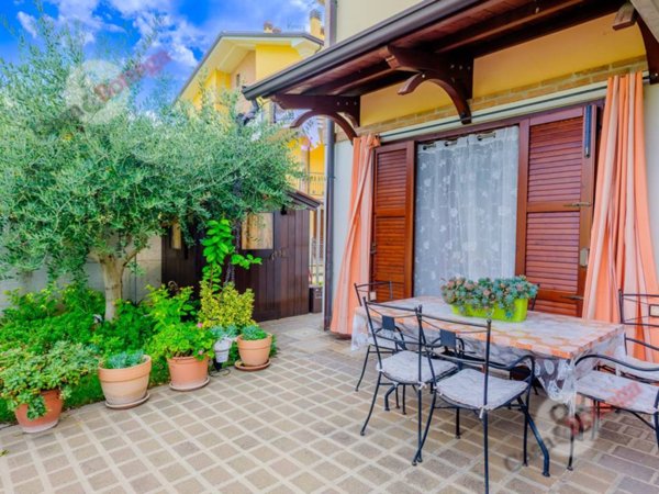 casa indipendente in vendita a Longiano in zona Budrio