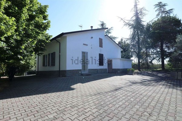 casa indipendente in vendita a Longiano in zona Budrio