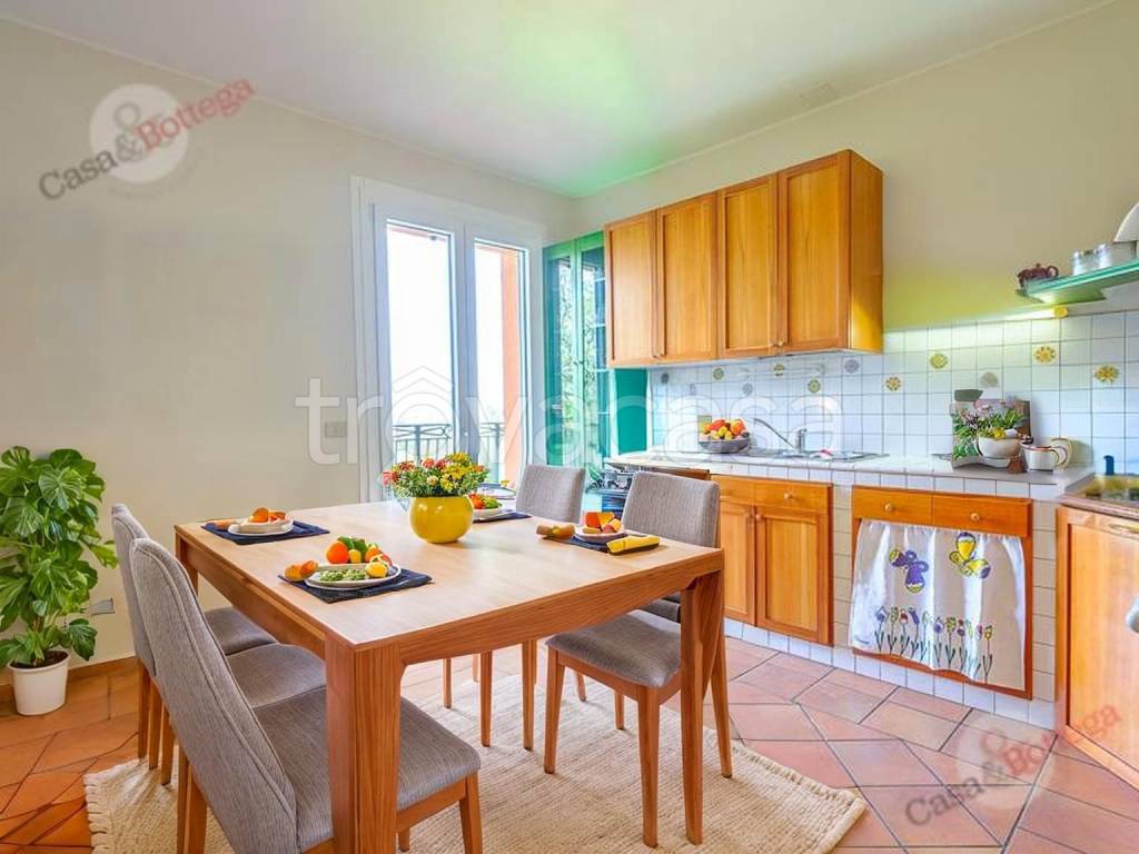 casa indipendente in vendita a Longiano in zona Montilgallo