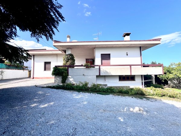 casa indipendente in vendita a Longiano