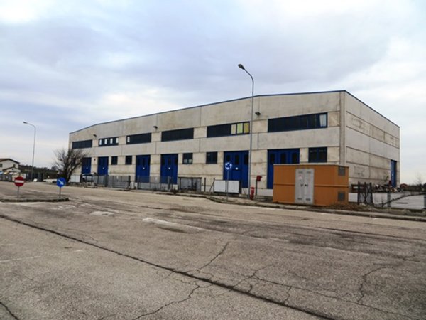capannone in vendita a Longiano in zona Crocetta