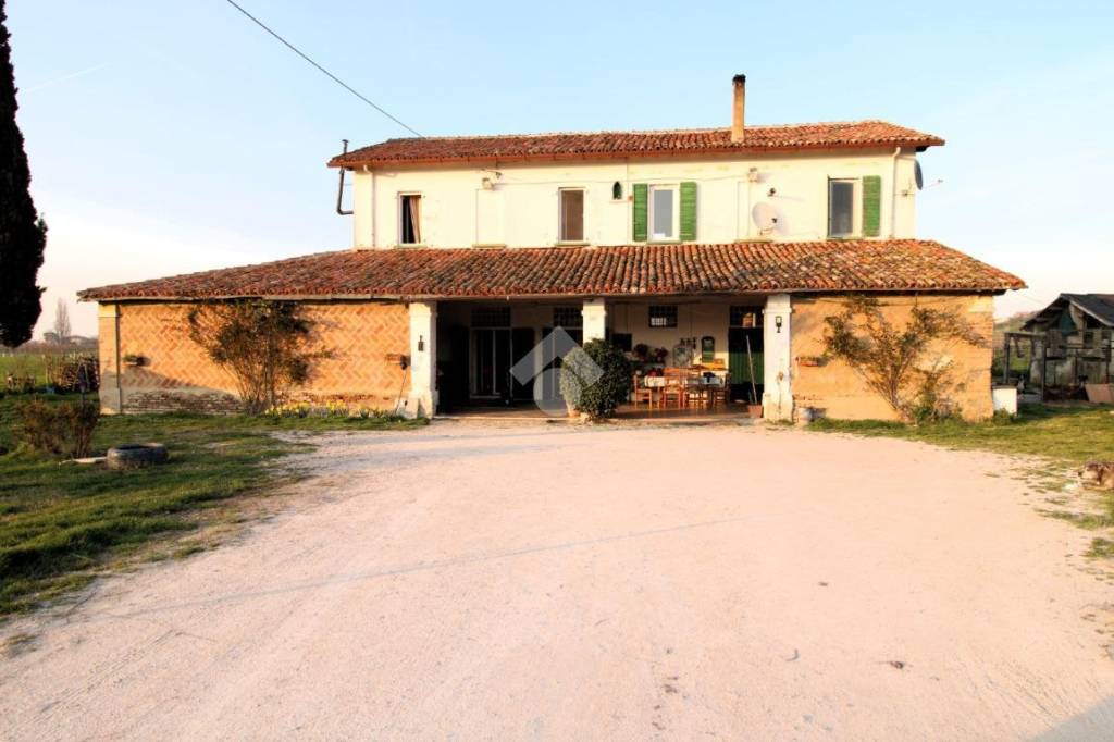 casa indipendente in vendita a Longiano in zona Badia