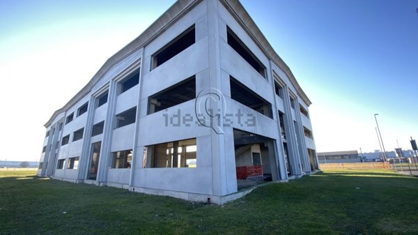 capannone in vendita a Longiano