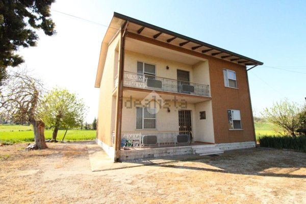 casa indipendente in vendita a Longiano in zona Crocetta
