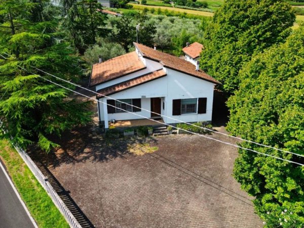 casa indipendente in vendita a Longiano in zona Budrio