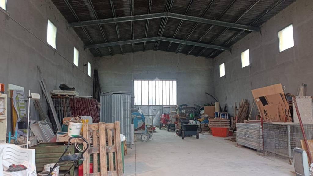 locale commerciale in vendita a Longiano