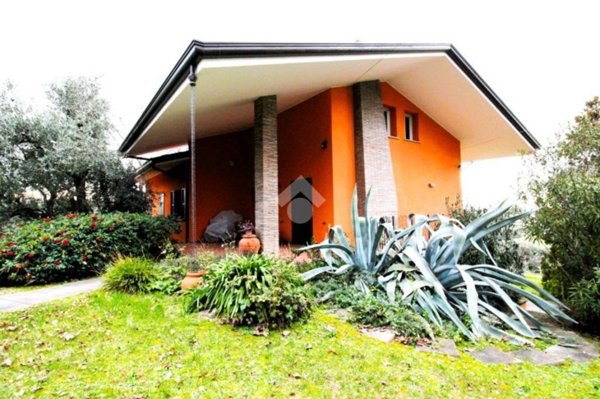 casa indipendente in vendita a Longiano in zona Montilgallo