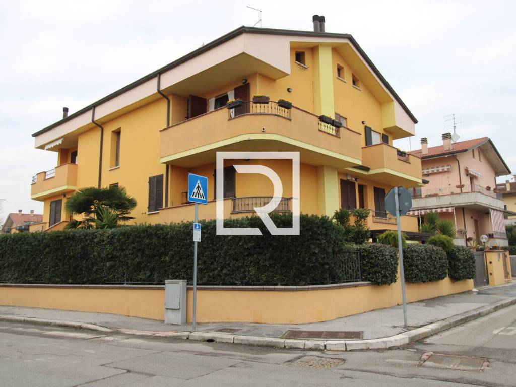 appartamento in vendita a Longiano in zona Budrio