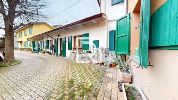 appartamento in vendita a Longiano in zona Crocetta