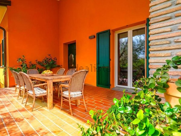 casa indipendente in vendita a Longiano in zona Montilgallo
