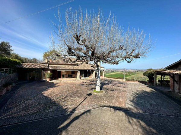 casa indipendente in vendita a Longiano