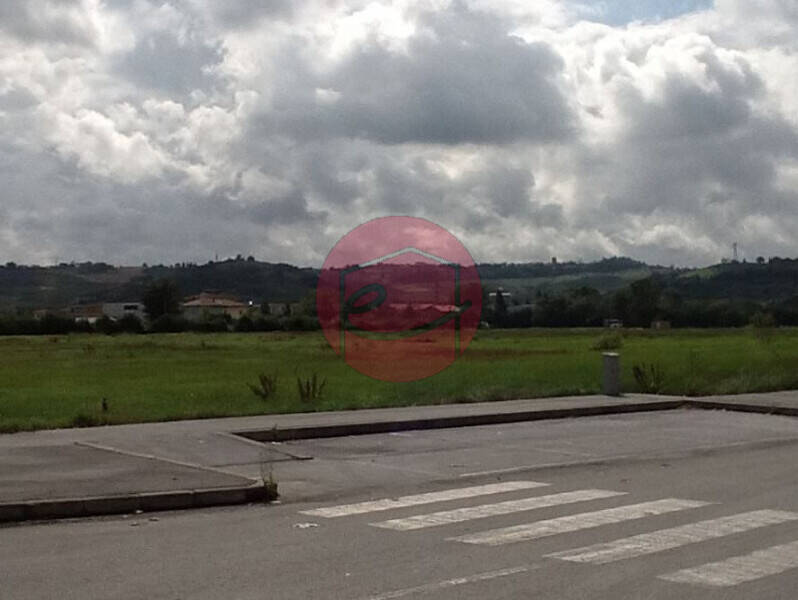 terreno edificabile in vendita a Longiano