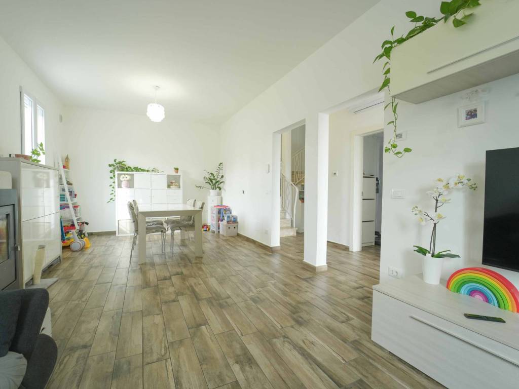 casa indipendente in vendita a Longiano in zona Budrio