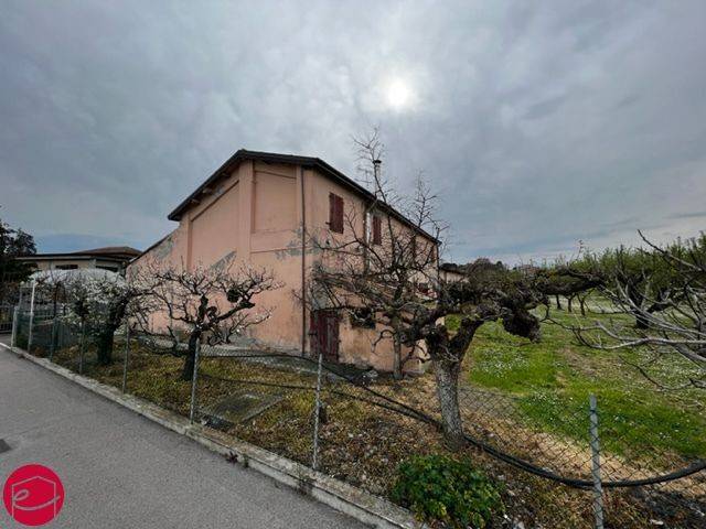 casa indipendente in vendita a Longiano