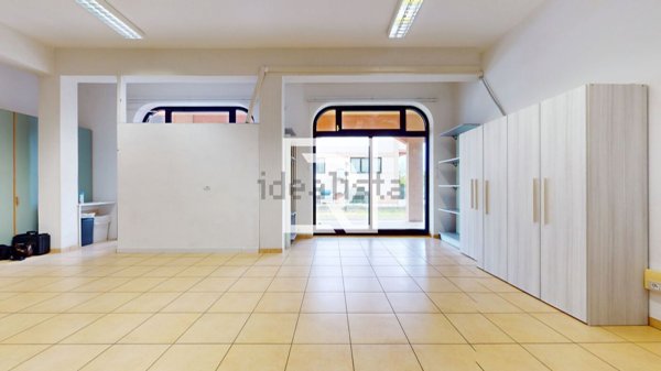 locale commerciale in vendita a Longiano in zona Crocetta