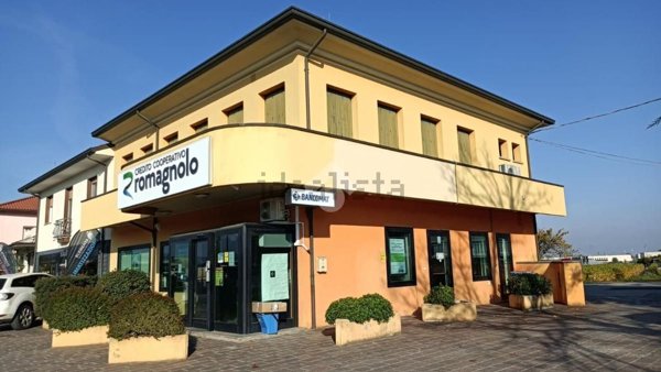 ufficio in vendita a Longiano in zona Budrio
