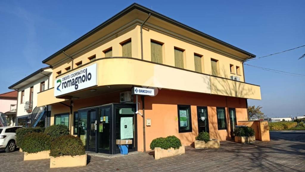 ufficio in vendita a Longiano in zona Budrio