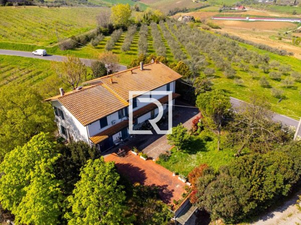 casa indipendente in vendita a Longiano in zona Montilgallo
