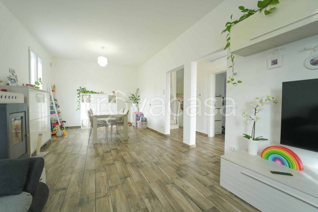 casa indipendente in vendita a Longiano in zona Massa