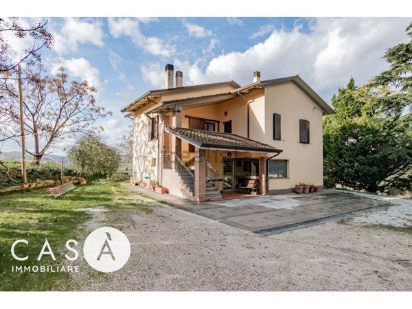 casa indipendente in vendita a Longiano in zona Montilgallo