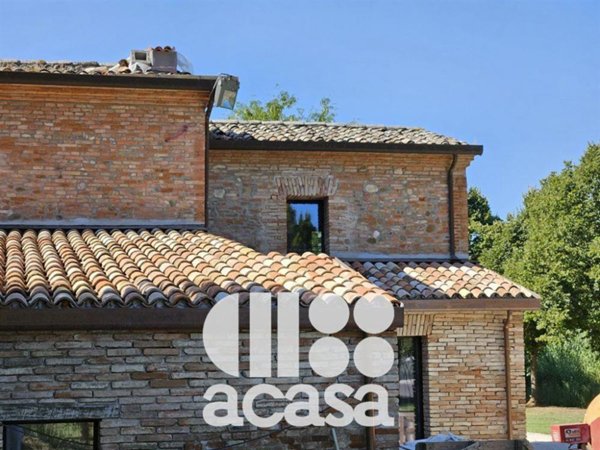 casa indipendente in vendita a Longiano in zona Montilgallo
