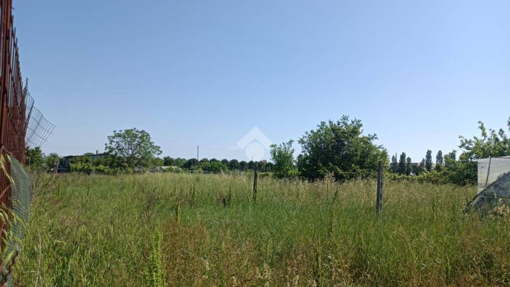 terreno in vendita a Longiano in zona Ponte Ospedaletto