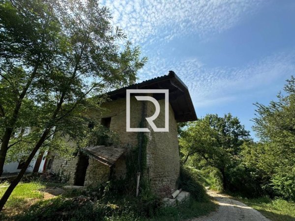 casa indipendente in vendita a Meldola in zona Piandispino/Valdinoce