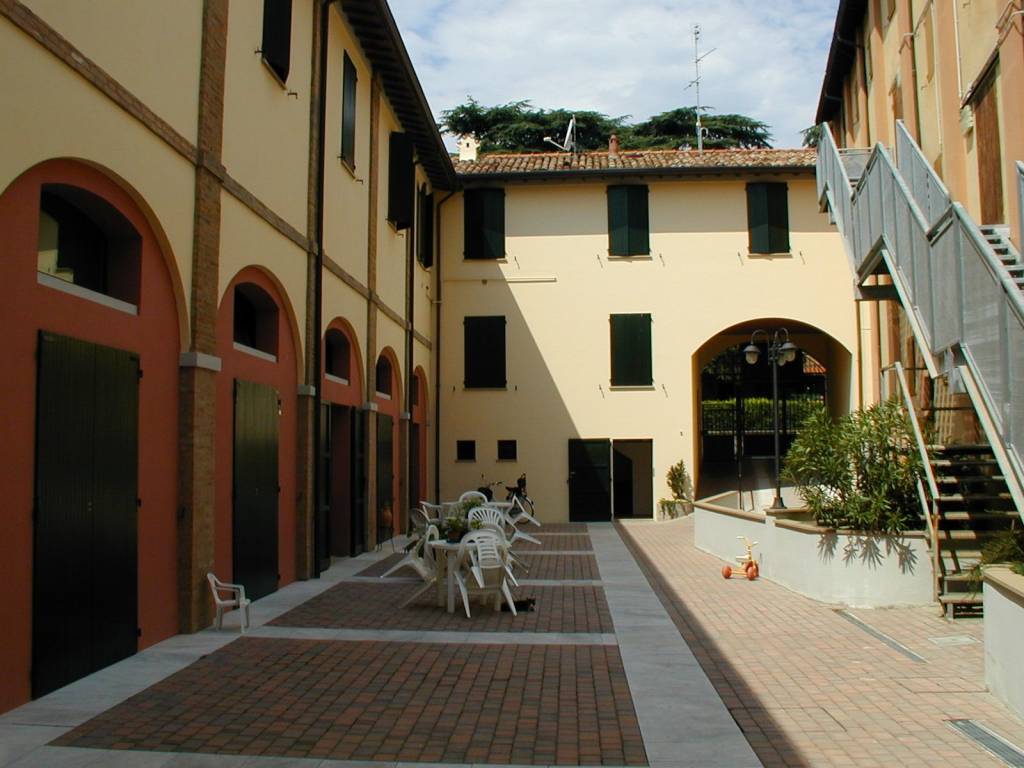 negozio in vendita a Meldola