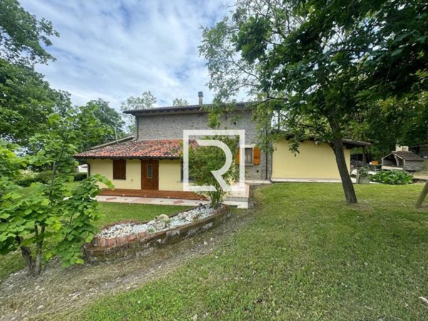 casa indipendente in vendita a Meldola in zona San Colombano