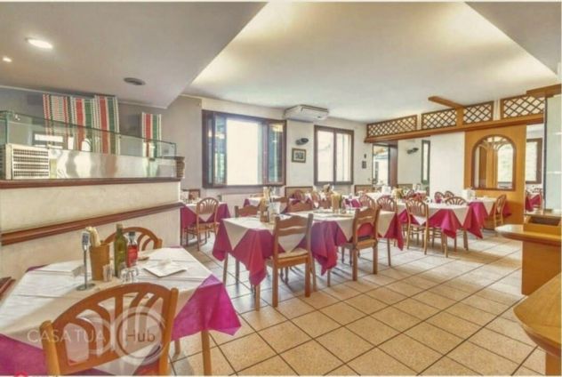 negozio in vendita a Meldola