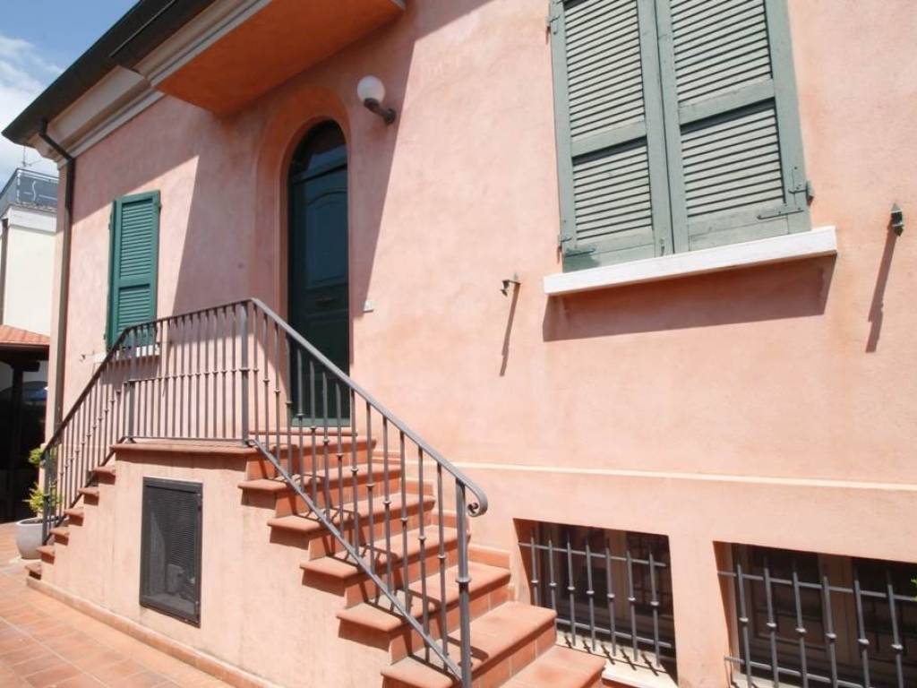 casa indipendente in vendita a Meldola