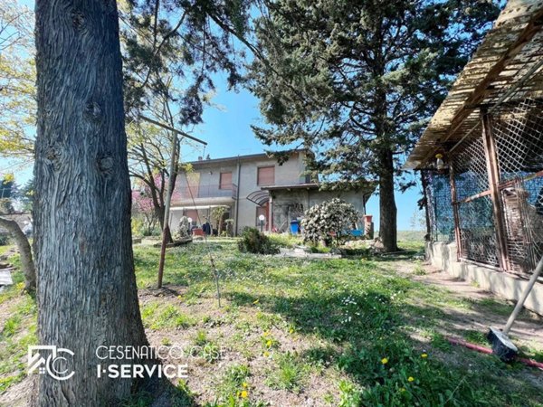 intera palazzina in vendita a Meldola in zona Ricò