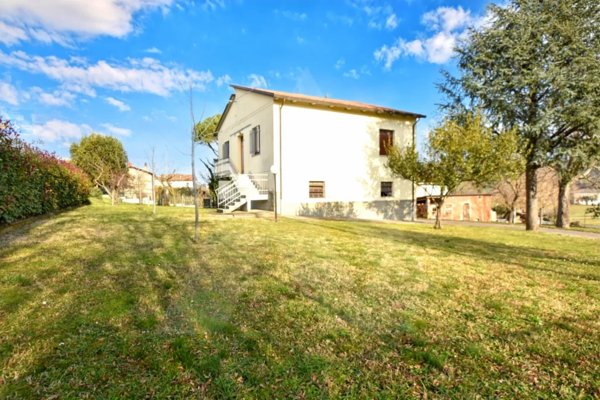 casa indipendente in vendita a Meldola in zona Teodorano